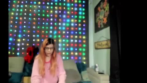 Snapshot of roxihazeleyes chatting on October 7, 5:20 pm roxihazeleyes online show from October 7, 5:20 pm