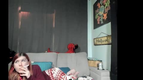 Snapshot of roxihazeleyes chatting on September 27, 10:18 pm roxihazeleyes online show from September 27, 10:18 pm