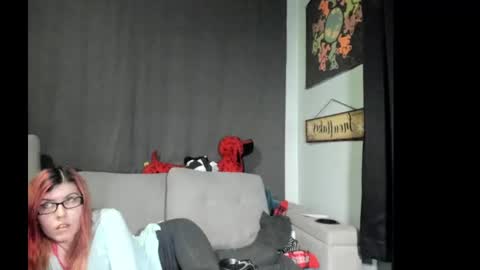 Snapshot of roxihazeleyes chatting on October 3, 2:36 pm roxihazeleyes online show from October 3, 2:36 pm