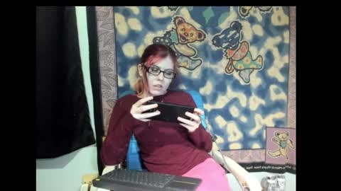 Snapshot of roxihazeleyes chatting on March 7, 9:07 am roxihazeleyes online show from March 7, 9:07 am