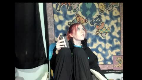 Snapshot of roxihazeleyes chatting on March 9, 1:15 pm roxihazeleyes online show from March 9, 1:15 pm