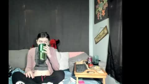 roxihazeleyes online show from April 29, 11:53 pm