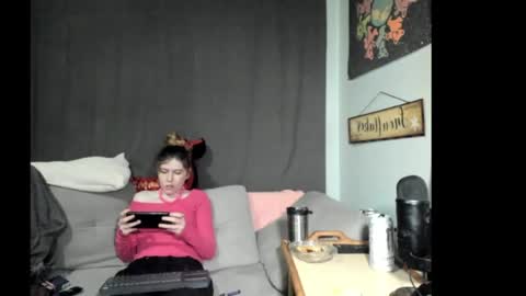 roxihazeleyes online show from June 6, 1:39 pm