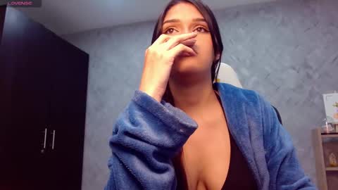 roxxi_2110 online show from December 5, 11:13 pm