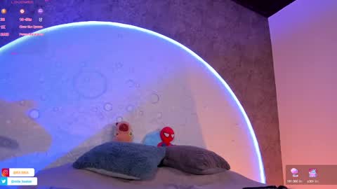 Snapshot of roxxxevelvet chatting on February 21, 4:37 pm Roxx IG  online show from February 21, 4:37 pm