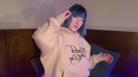 Snapshot of roxxxevelvet chatting on October 12, 6:39 am Roxx IG  online show from October 12, 6:39 am