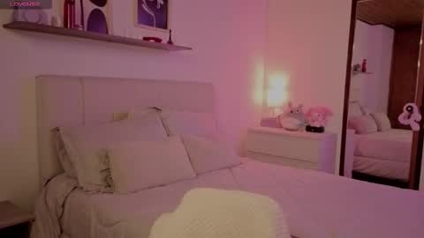 Roxxy online show from December 1, 10:30 pm