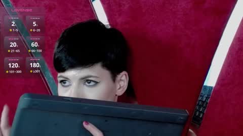 Snapshot of roxxy_rouge chatting on October 7, 10:50 pm Roxy online show from October 7, 10:50 pm