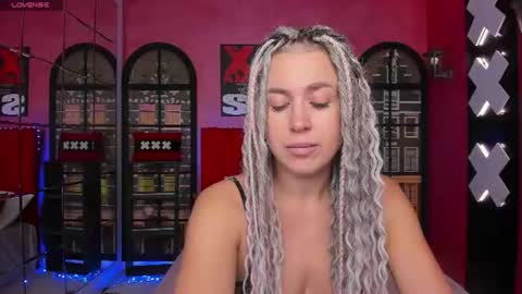 Roxy online show from June 18, 1:22 am