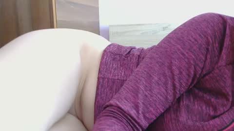 Snapshot of roxy_secrets chatting on February 12, 8:49 am roxy secrets online show from February 12, 8:49 am