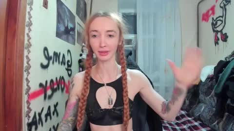 Snapshot of roxy_silver chatting on February 26, 10:15 pm Roxy online show from February 26, 10:15 pm