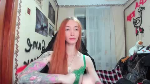 Snapshot of roxy_silver chatting on February 15, 1:21 am Roxy online show from February 15, 1:21 am