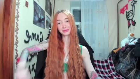 Snapshot of roxy_silver chatting on February 14, 7:12 pm Roxy online show from February 14, 7:12 pm
