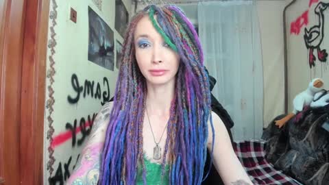 Snapshot of roxy_silver chatting on February 2, 6:53 pm Roxy online show from February 2, 6:53 pm