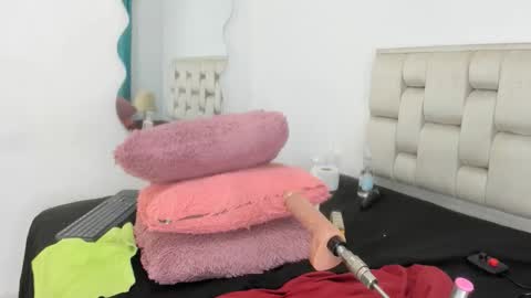 Roxy smith69 online show from October 24, 12:44 am