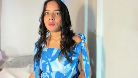 roxy_stone1 online show from July 10, 7:51 pm
