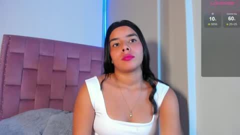 roxy_stone1 online show from April 22, 8:16 pm