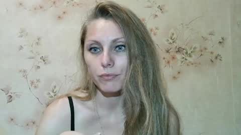 roxyfox18x01 online show from July 10, 7:51 pm