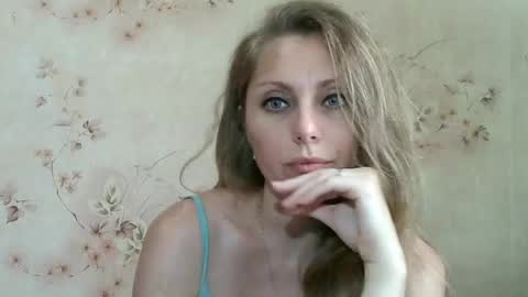 roxyfox18x01 online show from July 4, 10:41 am