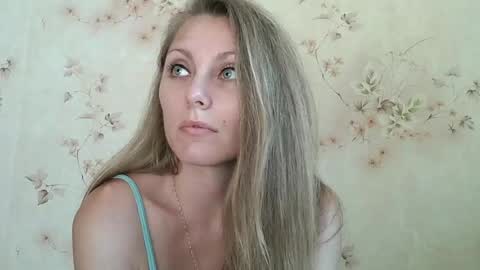 roxyfox18x01 online show from July 28, 2:35 pm