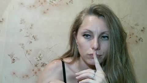 roxyfox18x01 online show from July 13, 8:23 pm