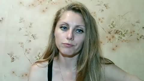 roxyfox18x01 online show from June 19, 7:53 pm