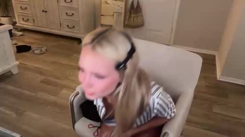 Roxy Rain online show from April 5, 3:47 am