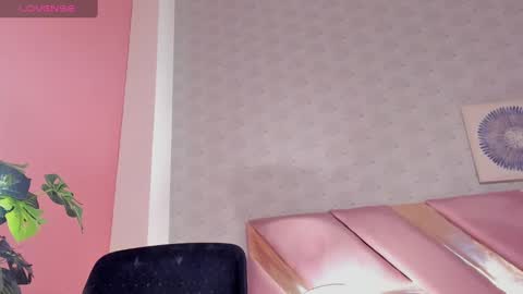 Snapshot of roxyreignn chatting on September 27, 10:40 pm RoxyReignn online show from September 27, 10:40 pm