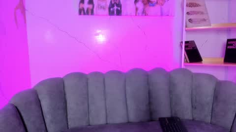 roxyross01 online show from September 29, 1:54 pm