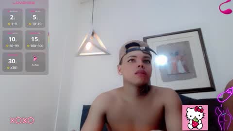 royal_xx online show from March 16, 8:35 pm