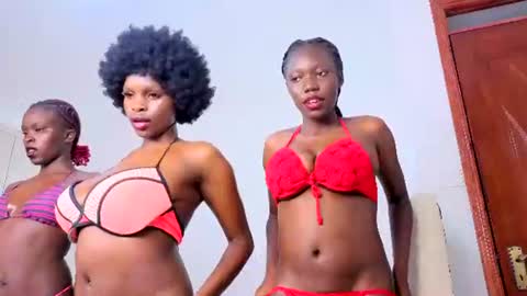 ruby_eva90 online show from July 14, 1:38 pm
