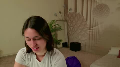 Luuna online show from May 3, 8:37 pm