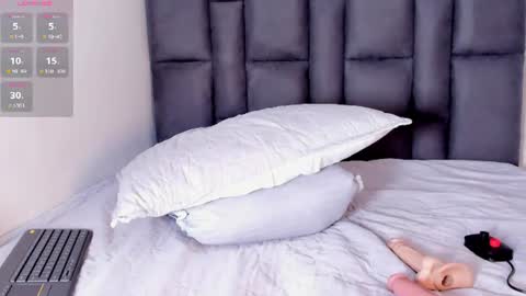 ruby_nights online show from July 31, 11:33 am