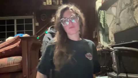 rubywavesback online show from December 5, 9:30 am