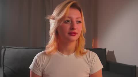 Mila online show from October 21, 3:05 pm