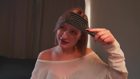 Mila online show from November 3, 4:02 am