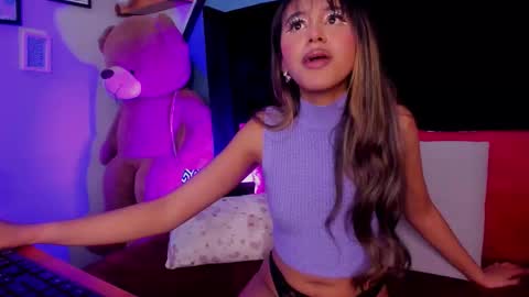 rue_zue online show from November 25, 1:32 pm