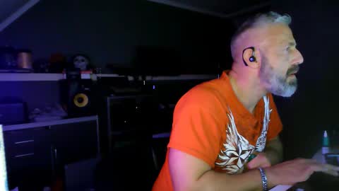 Chico que rico Caliente online show from November 1, 4:44 am