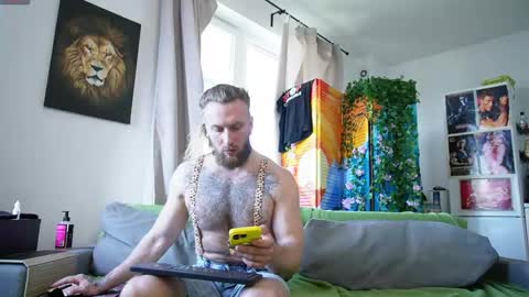 Paul online show from May 2, 7:14 am