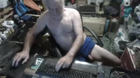 Snapshot of russtenail21 chatting on September 15, 6:53 pm Russtenail21 online show from September 15, 6:53 pm