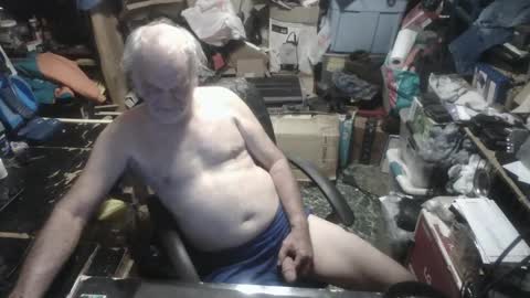 Snapshot of russtenail21 chatting on September 19, 5:27 pm Russtenail21 online show from September 19, 5:27 pm