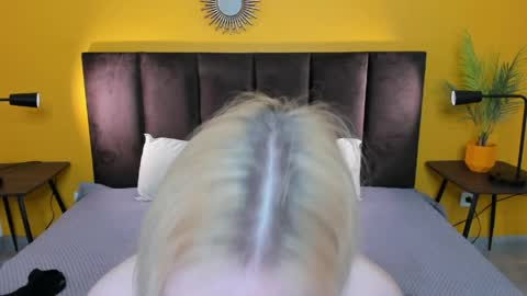 ruthbryant online show from May 16, 1:35 am
