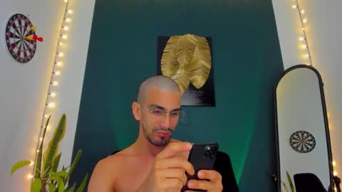 Snapshot of ryan_doyle chatting on September 28, 4:32 am Ryan independent model online show from September 28, 4:32 am