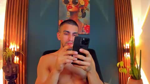 Snapshot of ryan_doyle chatting on October 21, 10:24 pm Ryan independent model online show from October 21, 10:24 pm