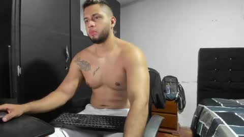 ryan_xc1 online show from July 11, 4:17 am
