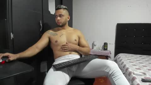 ryan_xc1 online show from June 21, 3:46 am