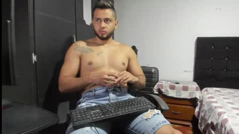 ryan_xc1 online show from July 31, 3:18 am