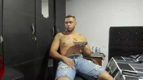 ryan_xc1 online show from June 22, 3:25 am