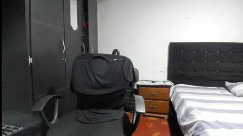 ryan_xc1 online show from August 2, 2:24 am