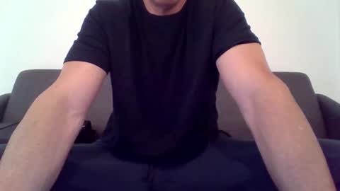 ryand066 online show from April 21, 9:44 pm